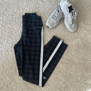 ALO plans leggings